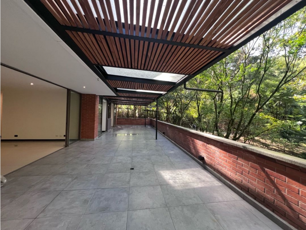 VENTA O RENTA PISO BAJO CON TERRAZA VISTA A VERDE EN LA COLA DEL ZORRO — foto 4