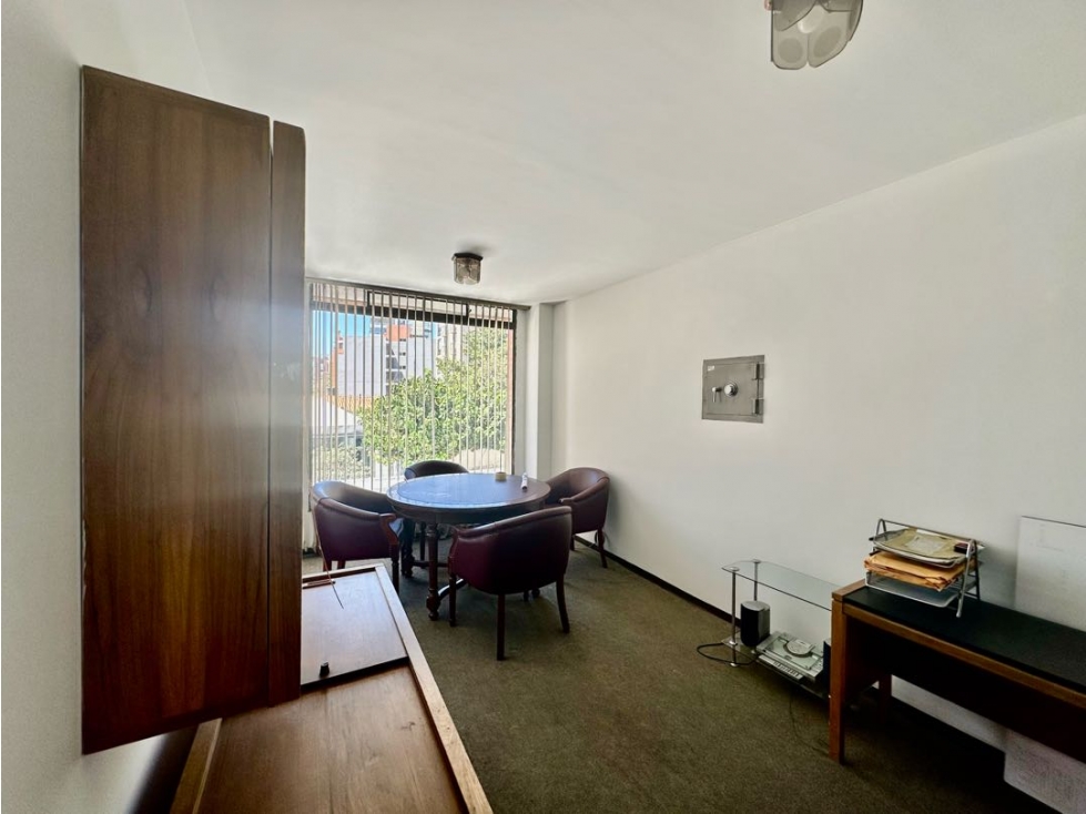 VENTA OFICINA 26m2 UNICENTRO
