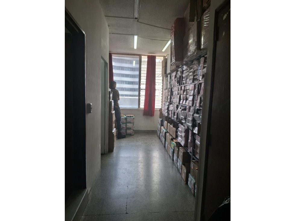 VENTA OFICINA - BODEGA EN CENTRO DE MEDELLÍN — foto 6