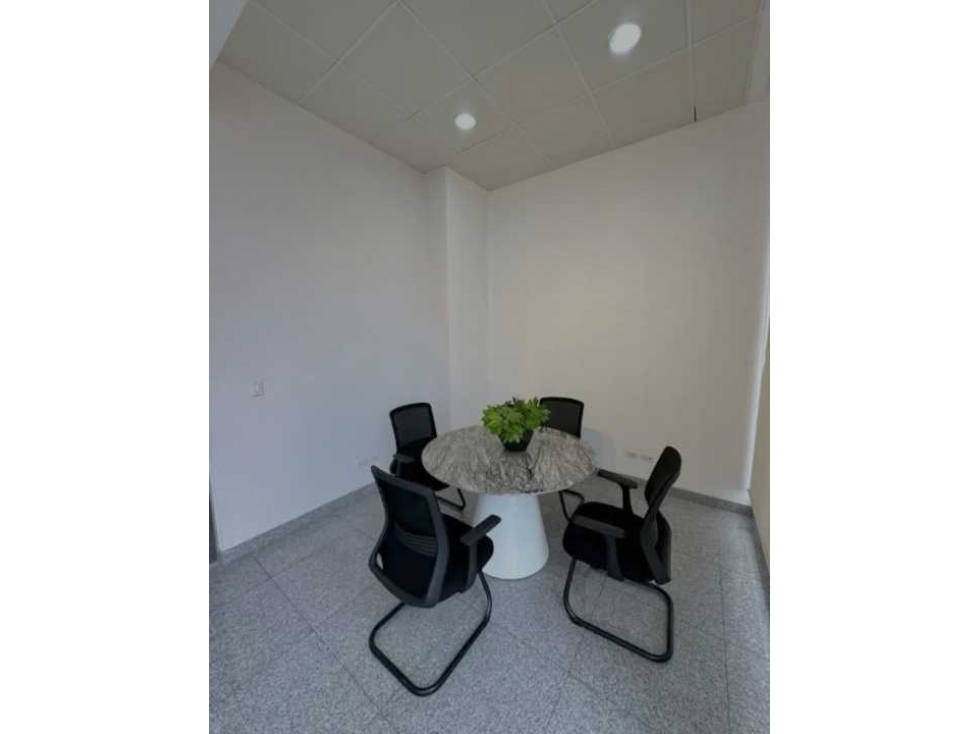 VENTA OFICINA CALLE 50 - EDF DE LUJO - 4