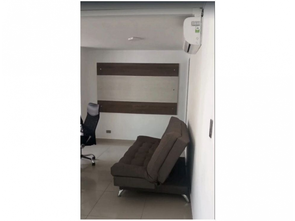 Venta OFICINA de 2 espacios cerca al CLUB MEDELLIN — foto 2