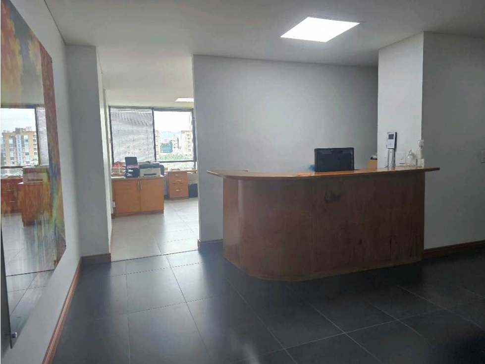 Venta Oficina con ubicación estratégica en la Aguacatala, el Poblado
