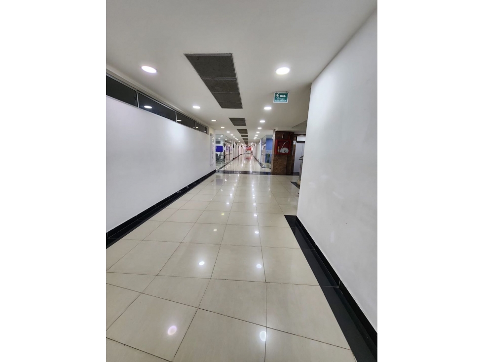 VENTA OFICINA EN CC ESTACIÓN NIQUIA - 4