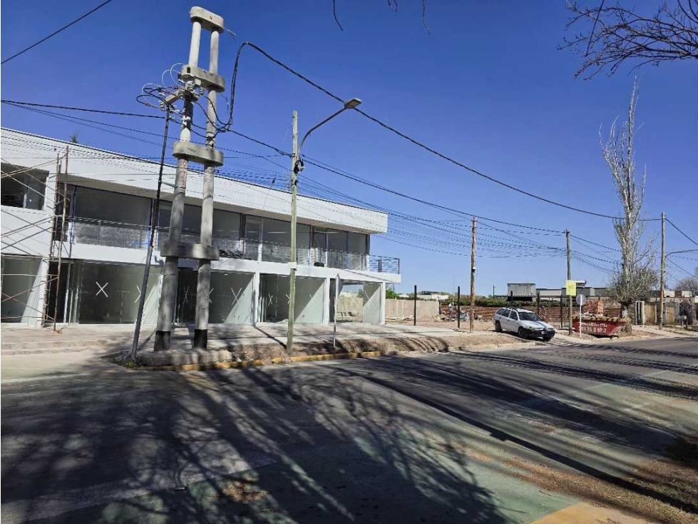 VENTA OFICINA EN CHACRAS DE CORIA· MENDOZA - 2