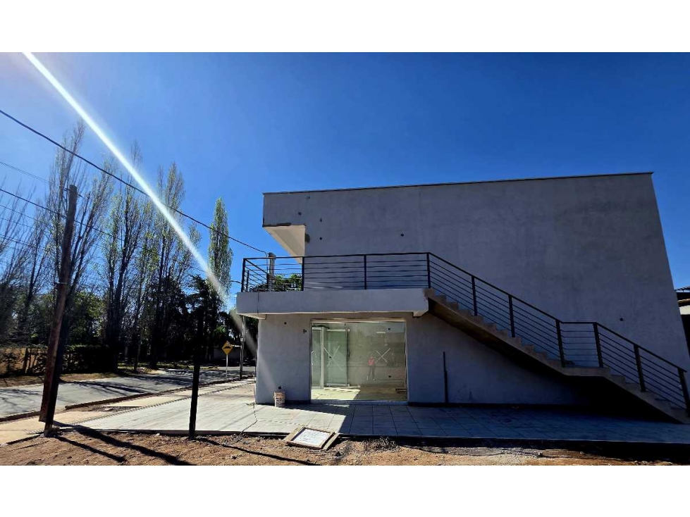 VENTA OFICINA EN CHACRAS DE CORIA· MENDOZA - 4