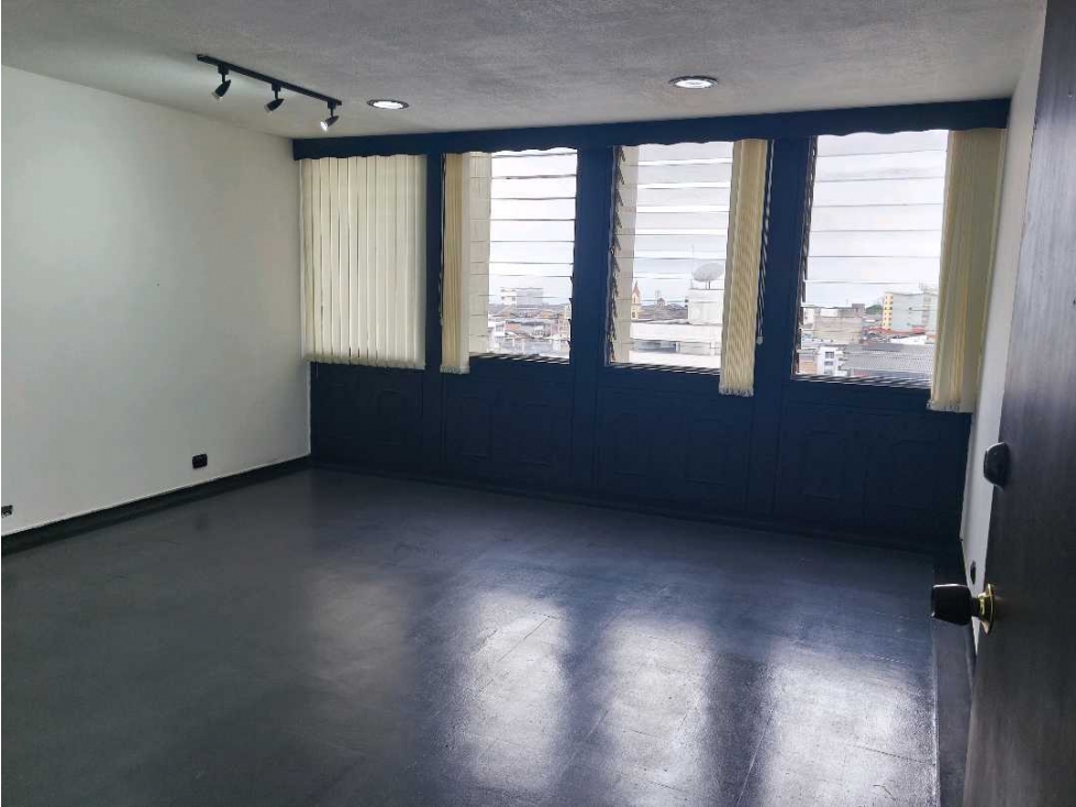 Venta oficina en el centro manizales COD10009584 — foto 2