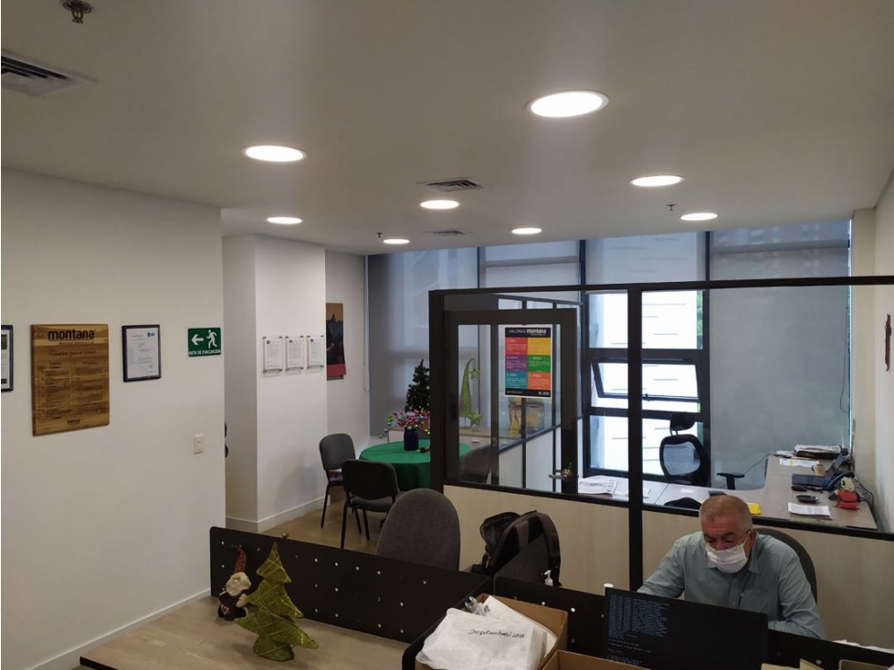 Venta oficina Milla de Oro Poblado Medellin - 1