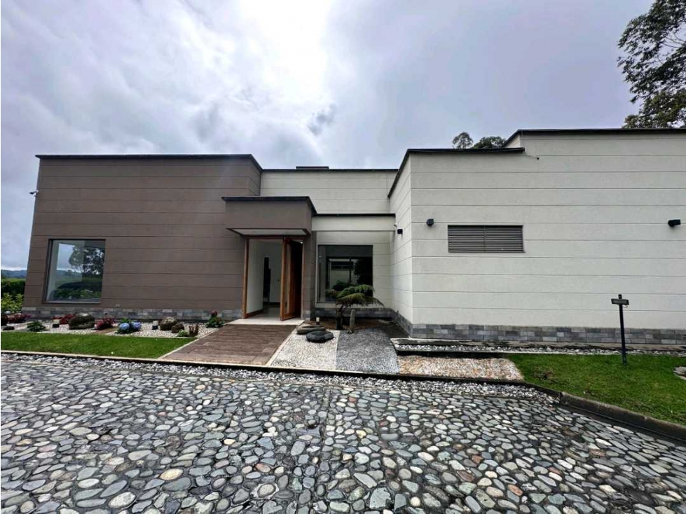 Venta oportunidad casa independiente Escobero