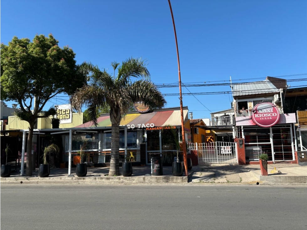 VENTA LOCALES COMERCIALES A RECICLAR SOBRE COSTANERA CARLOS PAZ - 4