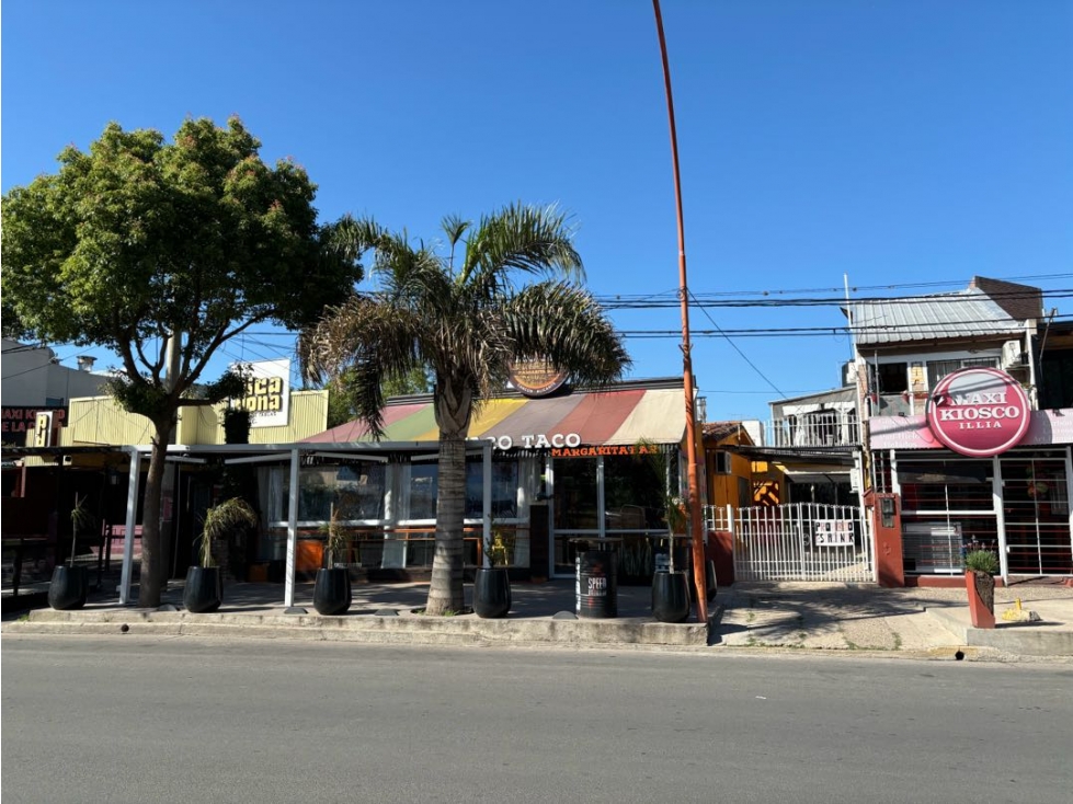 VENTA LOCALES COMERCIALES A RECICLAR SOBRE COSTANERA CARLOS PAZ - 5