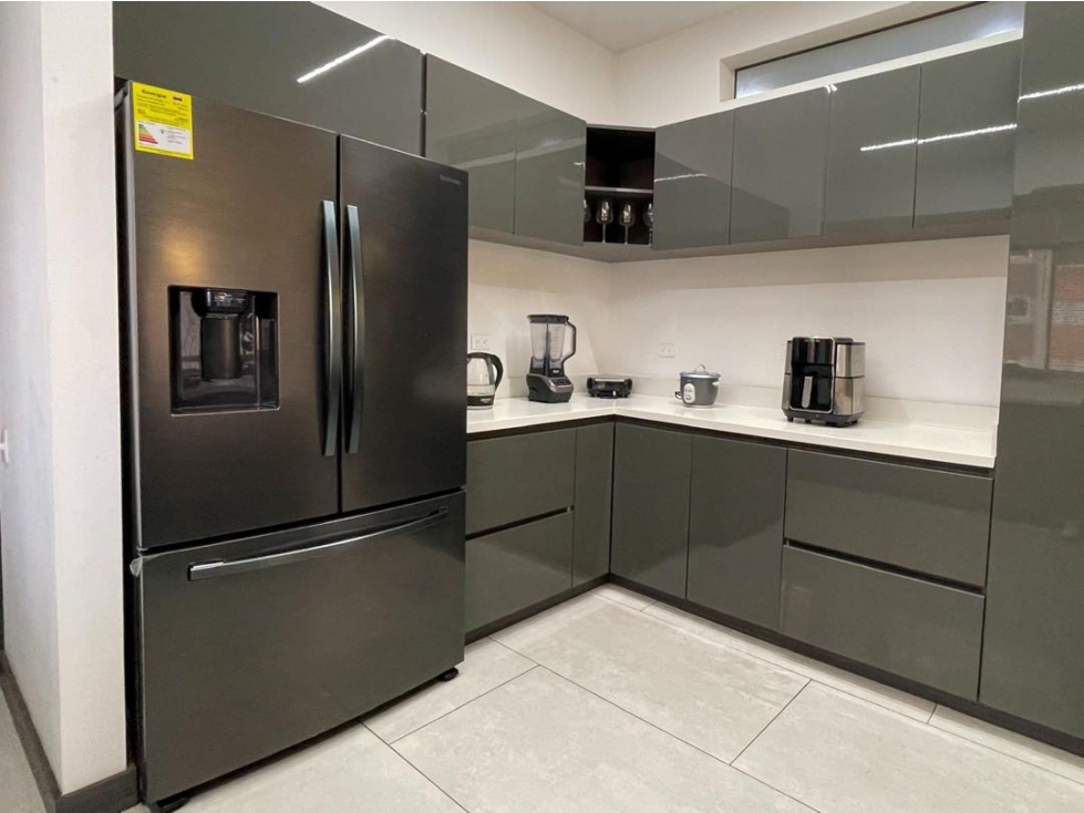 Venta PENTHOUSE de LUJO AMOBLADO - Poblado Santa María de Los Ángeles — foto 2