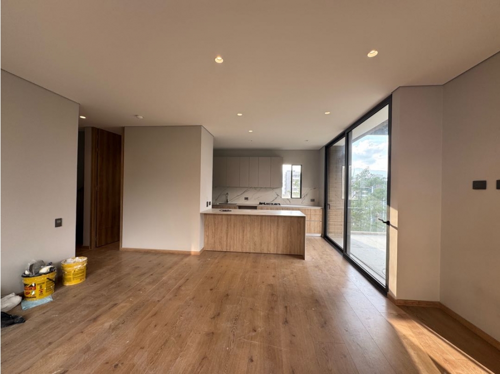 Venta pent-house dúplex con balcón y terraza. El Poblado, Castropol. — foto 3