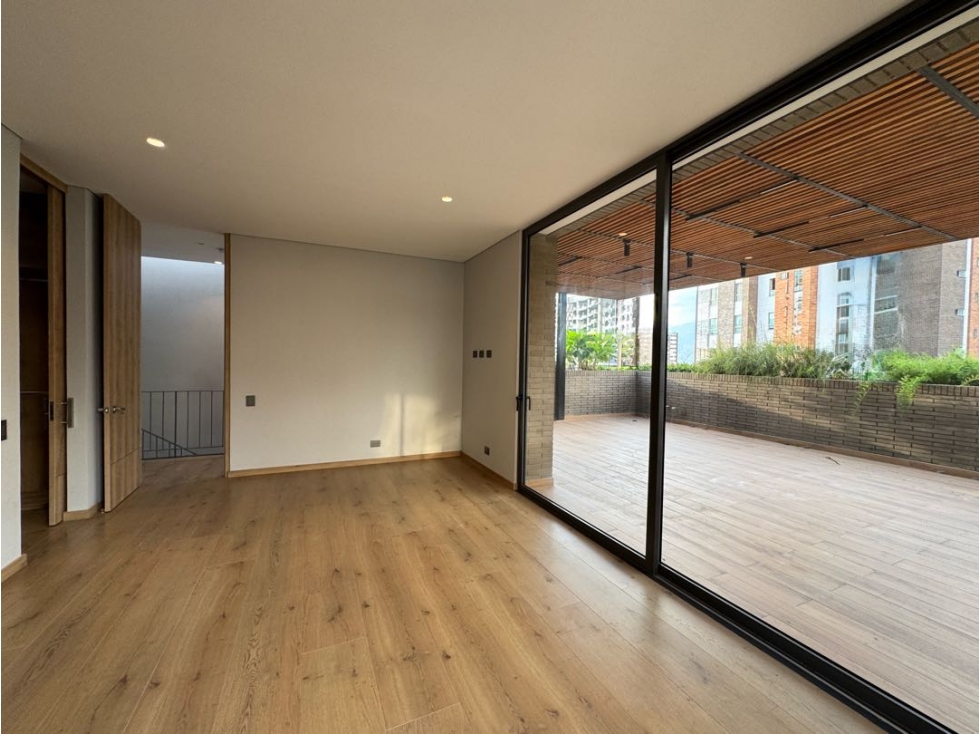 Venta pent-house dúplex con balcón y terraza. El Poblado, Castropol. — foto 6