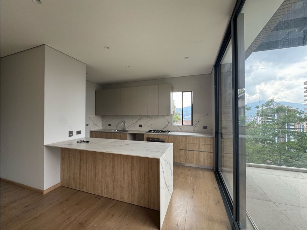 Venta pent-house dúplex con balcón y terraza. El Poblado, Castropol. — foto 2