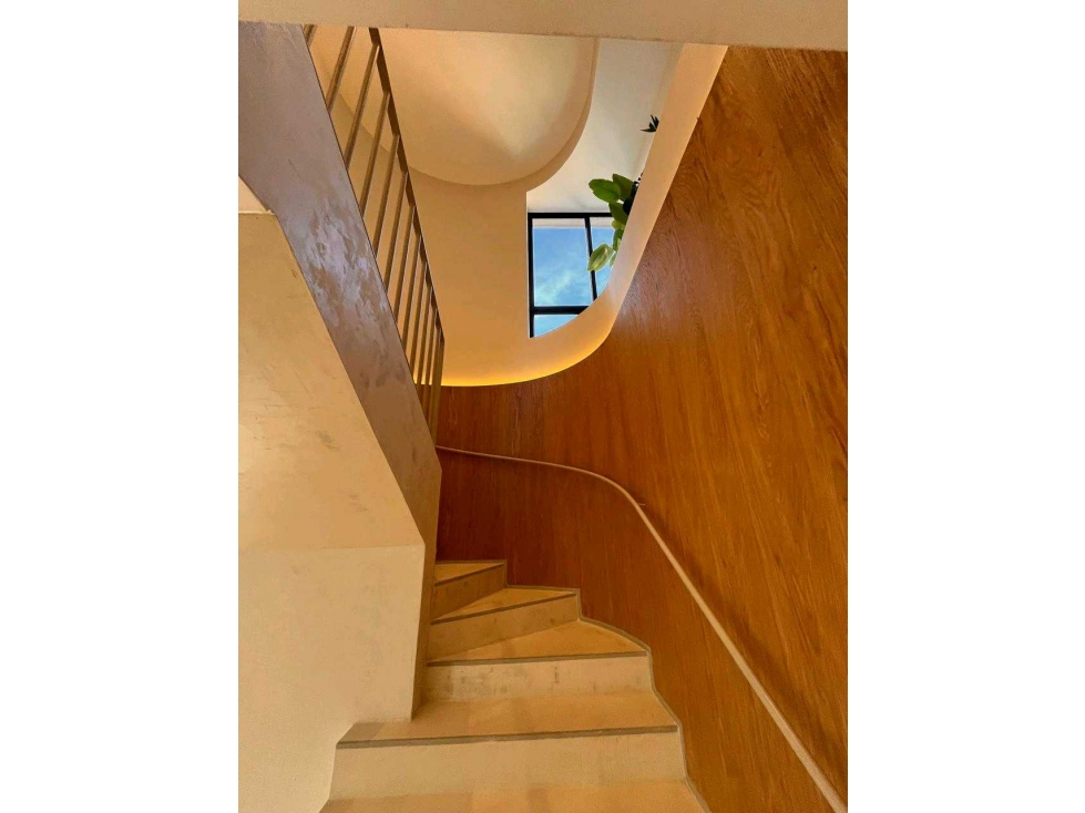 Venta penthouse duplex el Poblado, sector Catay,5 parqueaderos!