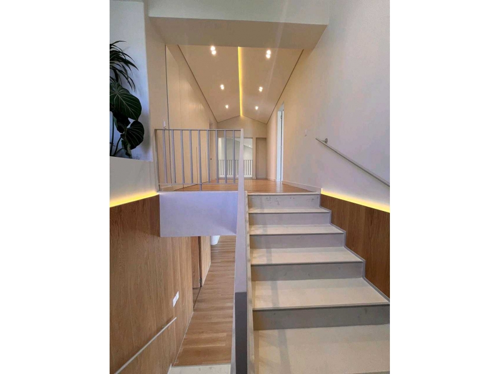 Venta penthouse duplex el Poblado, sector Catay,5 parqueaderos! — foto 2