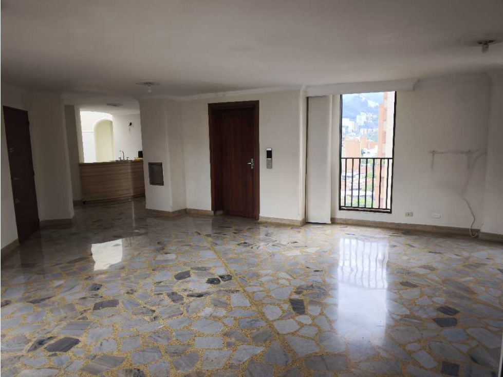 Venta Penthouse duplex en laureles para remodelar
