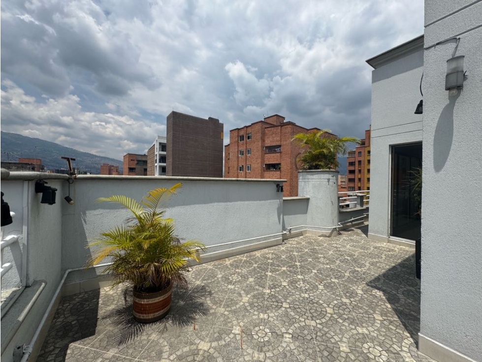 Venta pent-house dúplex, con balcones vista 360. Laureles. — foto 2