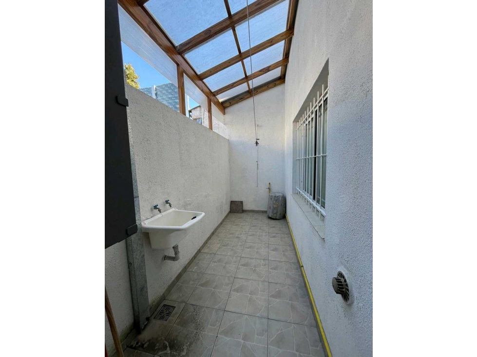VENTA PH 2 AMBIENTES LA PERLA BERUTTI 3746 - 3