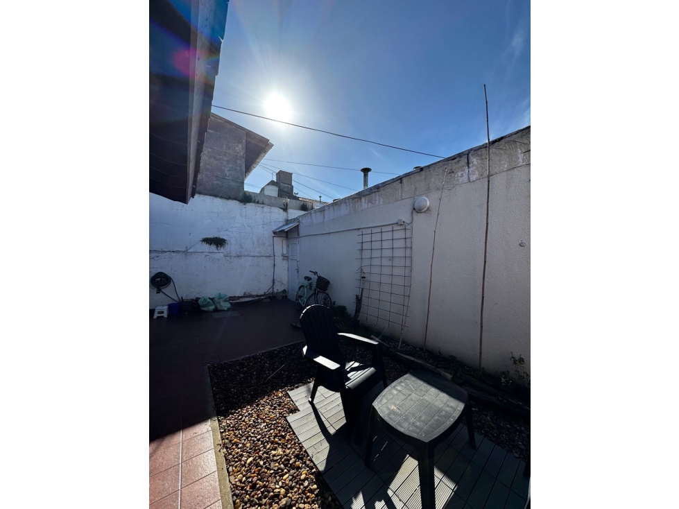 VENTA PH 3 AMB.RODEADO DE AMPLIO PATIO. BARRIO CHAUVIN - 4