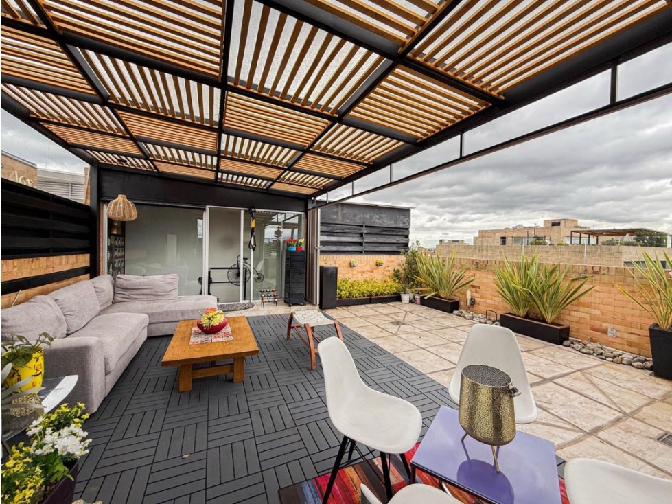 VENTA PH CON TERRAZA EN EL VIRREY