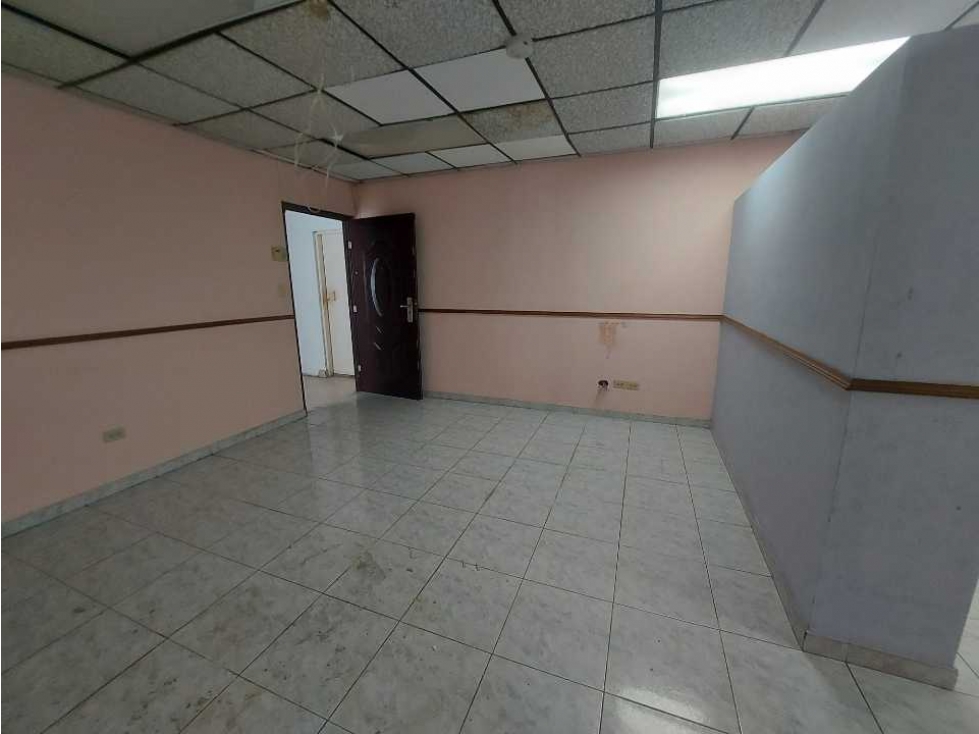 VENTA PLAZA COMERCIAL EN OBARRIO 2 NIVELES 800 M2 - 6