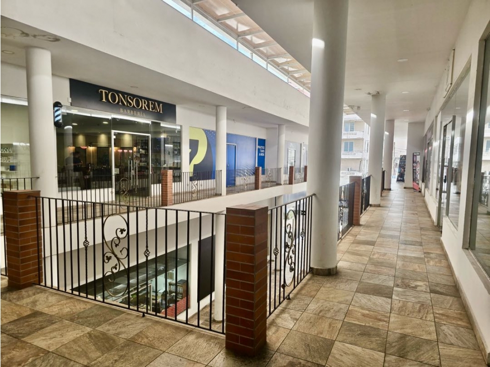 VENTA PLAZA COMERCIAL OPERANDO (EC) — foto 4