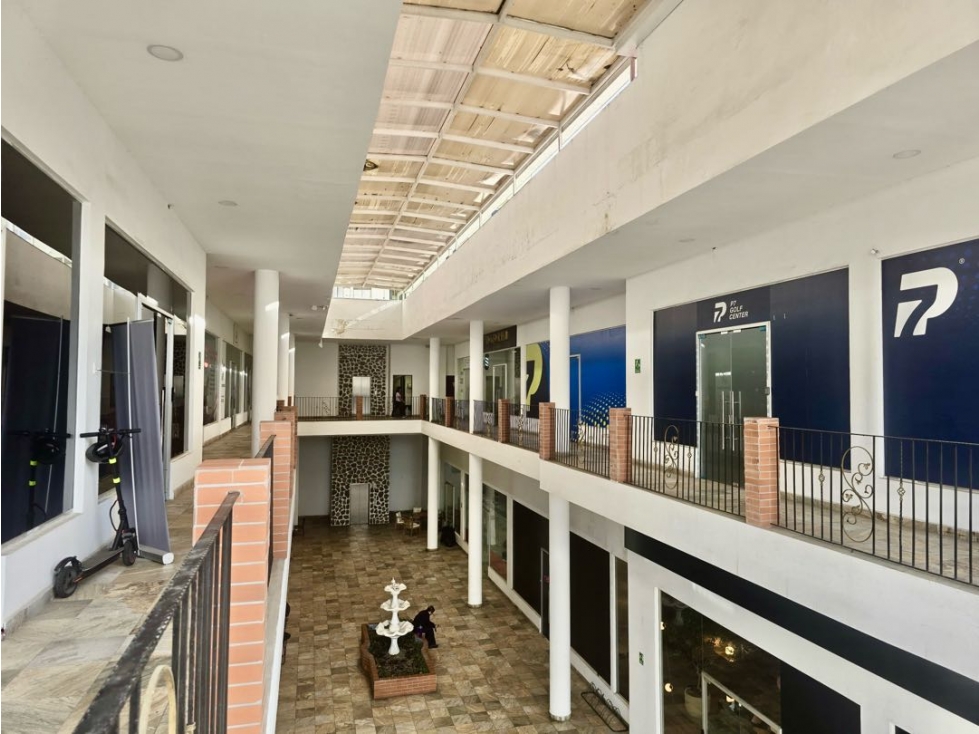 VENTA PLAZA COMERCIAL OPERANDO (EC) — foto 5