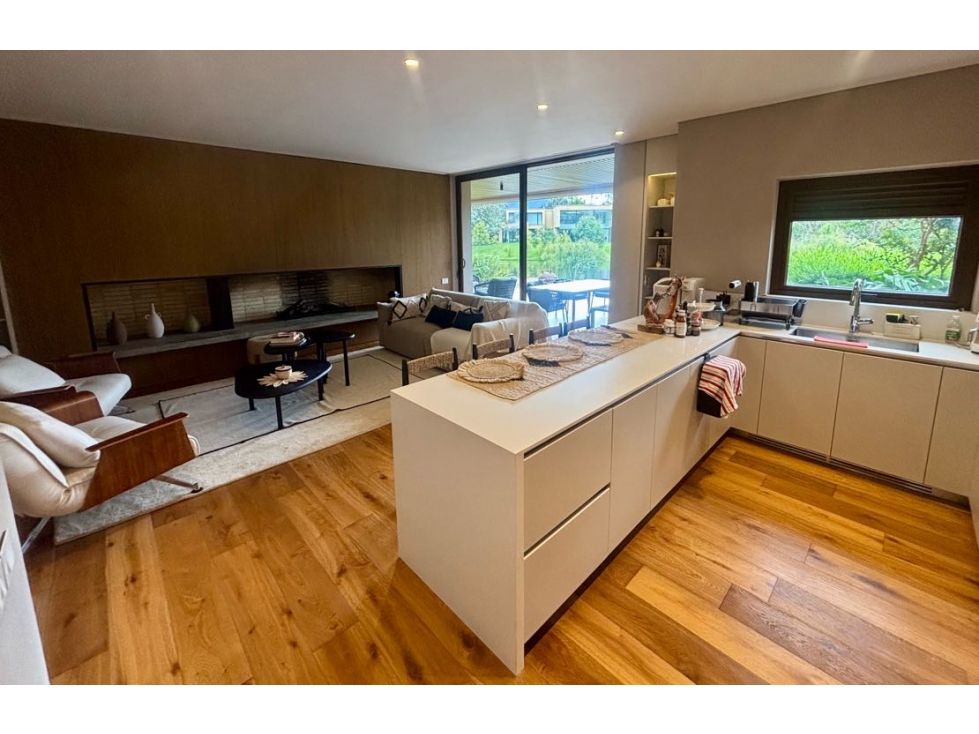 Venta. Pradera de Potosí. 180mts. 3 habs - 3
