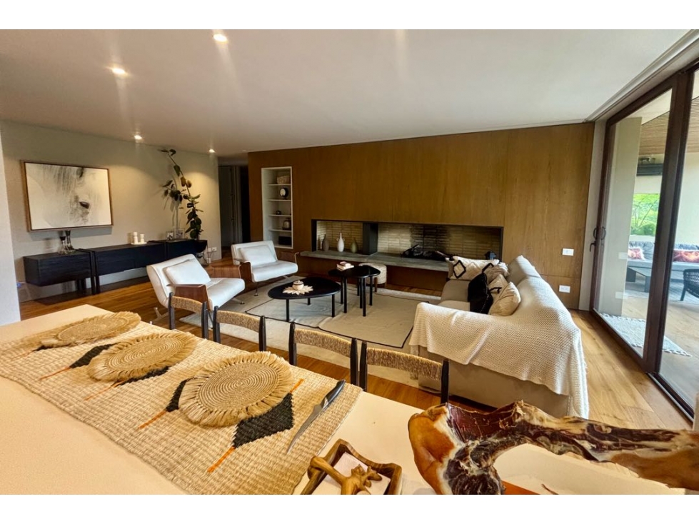 Venta. Pradera de Potosí. 180mts. 3 habs - 4