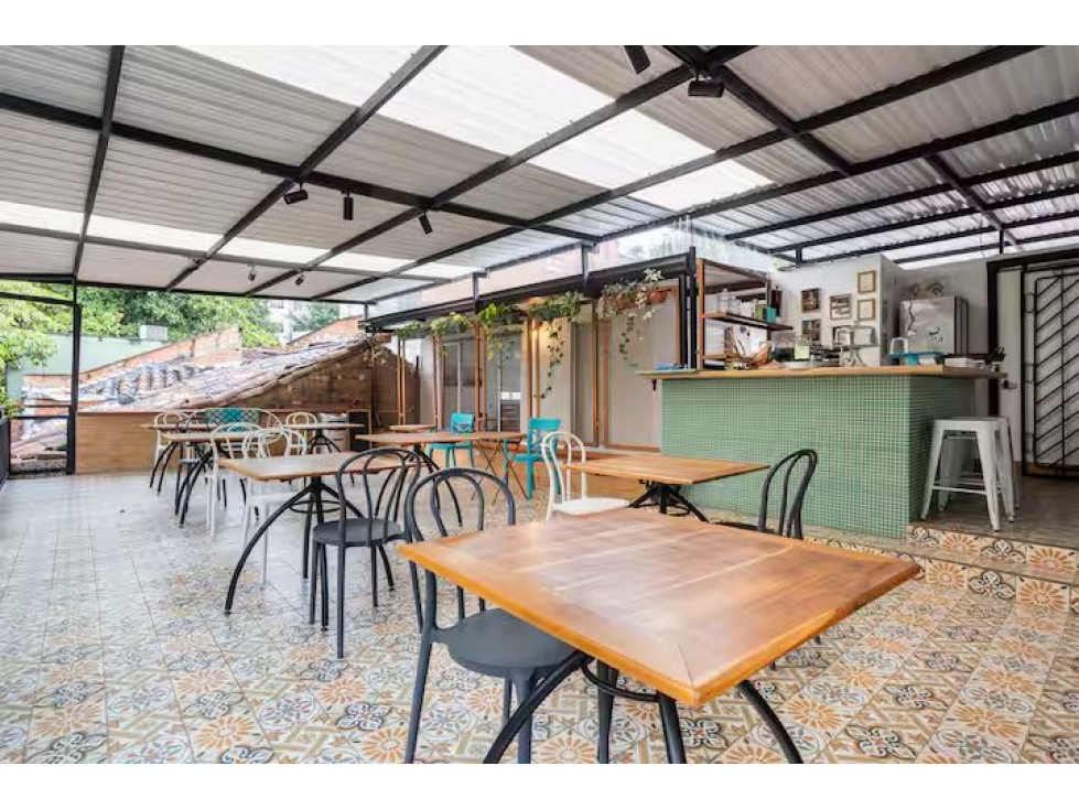 Venta CASA HOTEL en LAURELES con Rentabilidad del 1% Mensual
