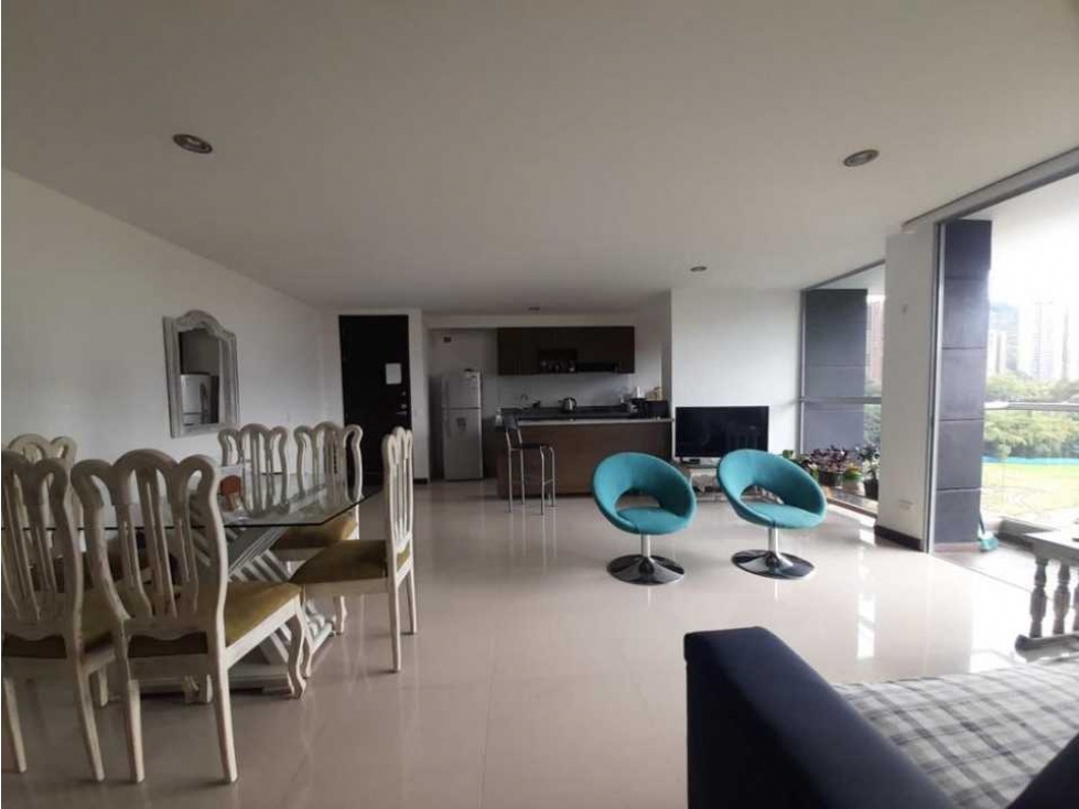 Venta Sabaneta, zona plana, 90 m², 3 alcobas, 1 parqueadero, unidad — foto 2