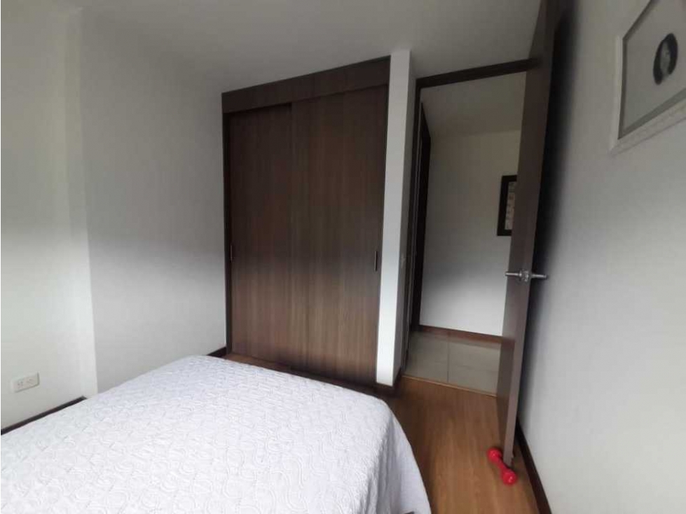Venta Sabaneta, zona plana, 90 m², 3 alcobas, 1 parqueadero, unidad — foto 4