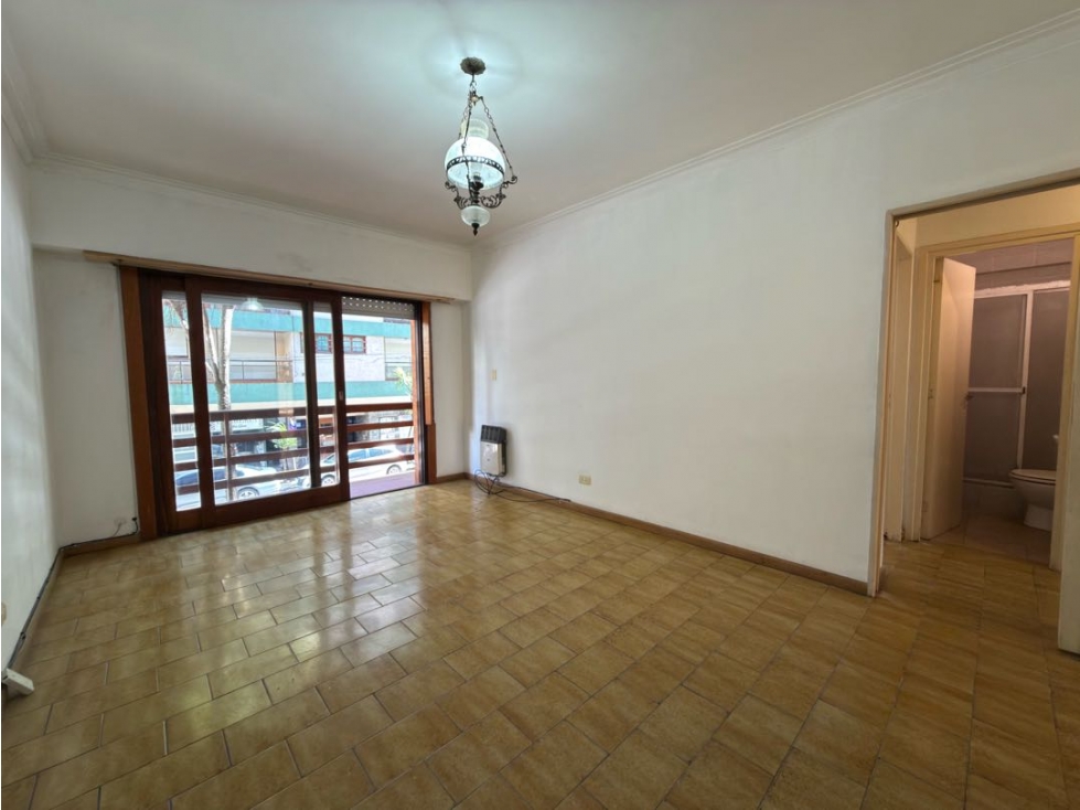 VENTA SEMIPISO (3) AMBIENTES CON COCHERA DOBLE LA PERLA — foto 6