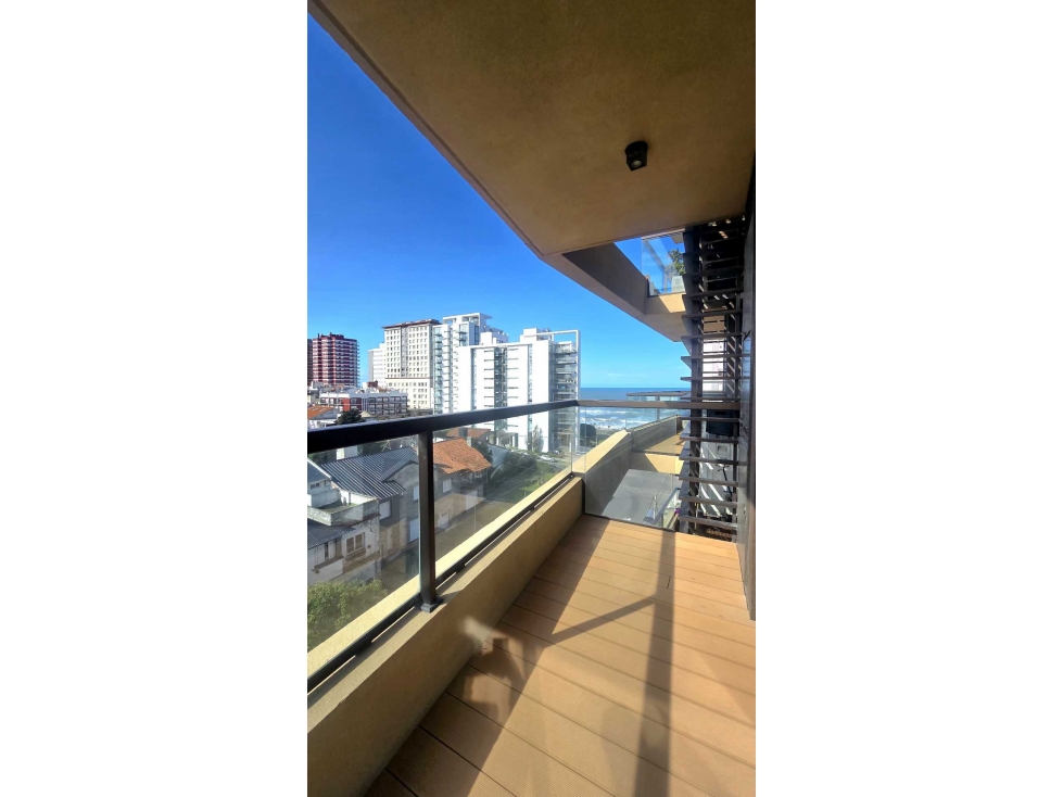 Venta Semipiso de 3 ambientes en Playa Grande