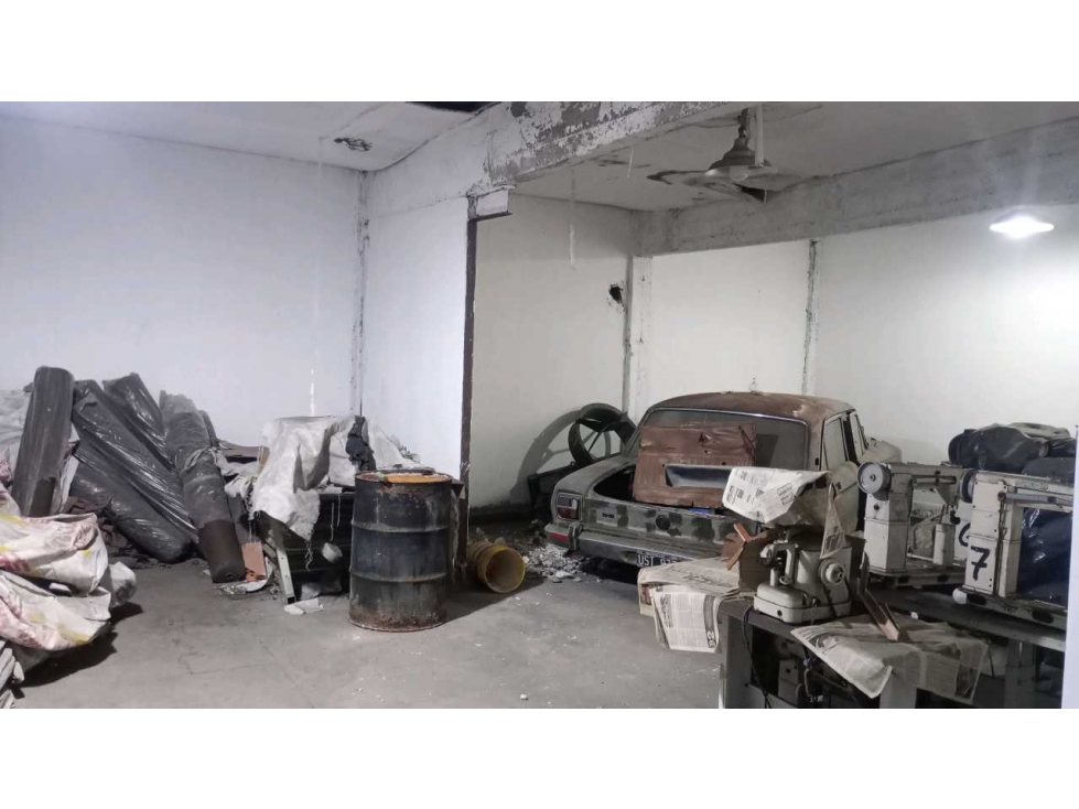 Venta Taller/Deposito Av.Champagnat 3600. — foto 4