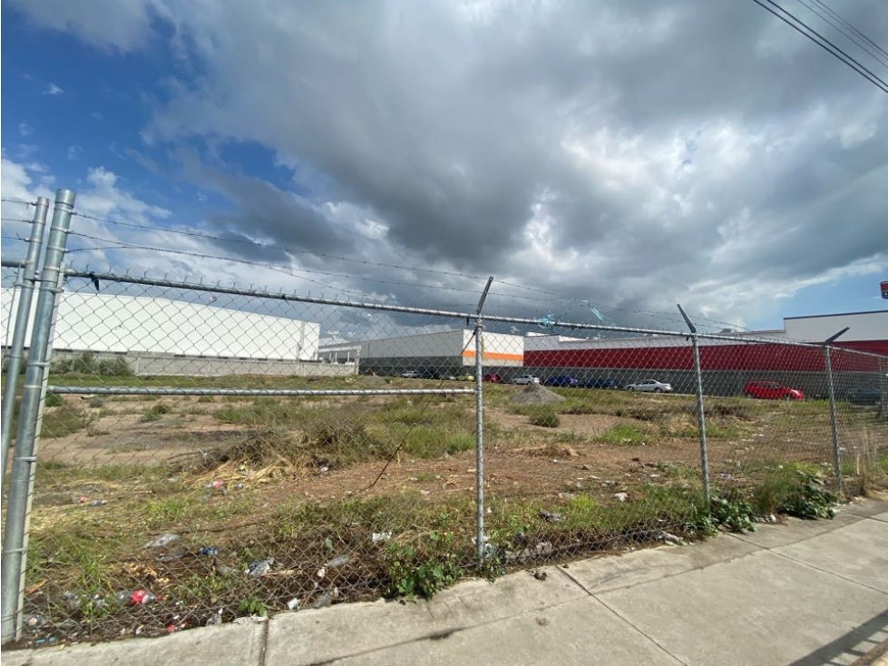 Venta de Terreno Comercial en Blvd. Nuevo Hidalgo, 2,508 m²