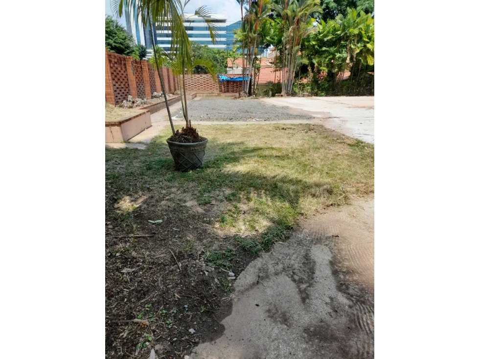 VENTA TERRENO DE 1750 MT2. DETRAS DE SOHO MALL LT - 4