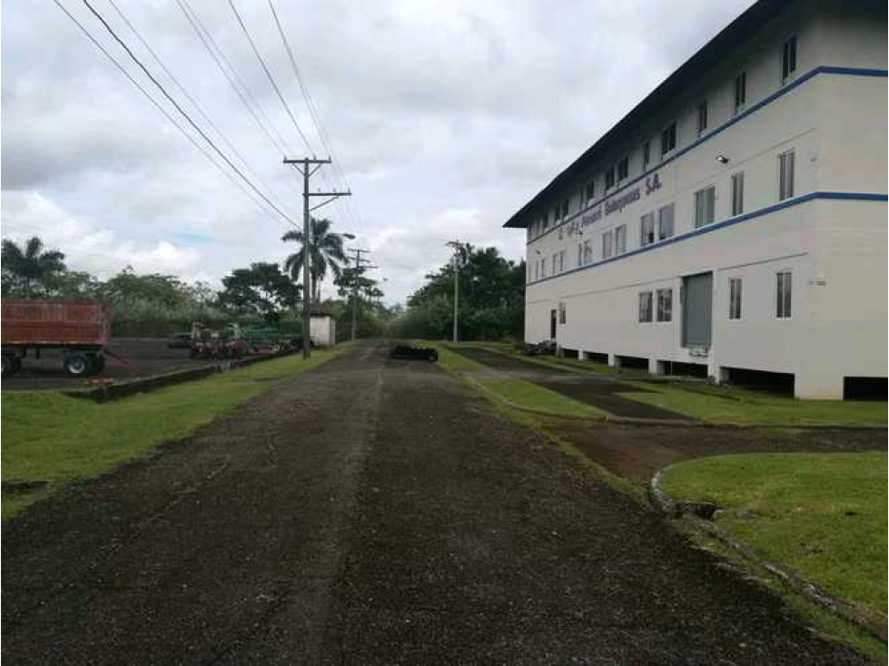 VENTA DE EDIFICIO DAVIS COLÓN 3 NIVELES DE ALMACENAJE Y OFICINAS ZL VV - 3