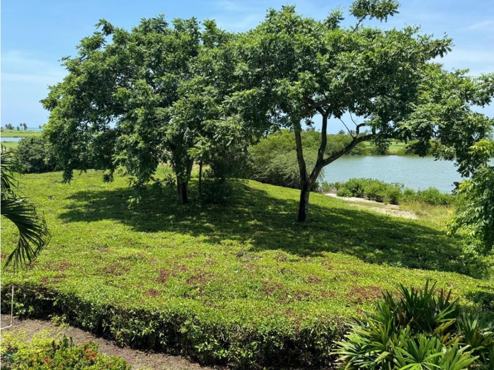 VENTA TRES ALCOBAS SEGUNDO PISO TORRE BAHIA KARIBANA GOLF BEACH