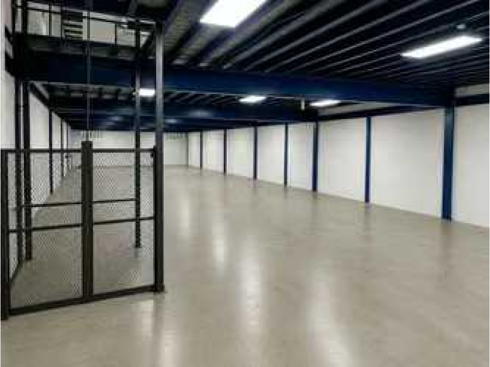 VENTA Y ALQUILER DE BODEGA FRANCE FIELD ZONA LIBRE REMODELADA VV - 2