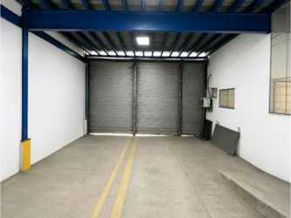 VENTA Y ALQUILER DE BODEGA FRANCE FIELD ZONA LIBRE REMODELADA VV - 4