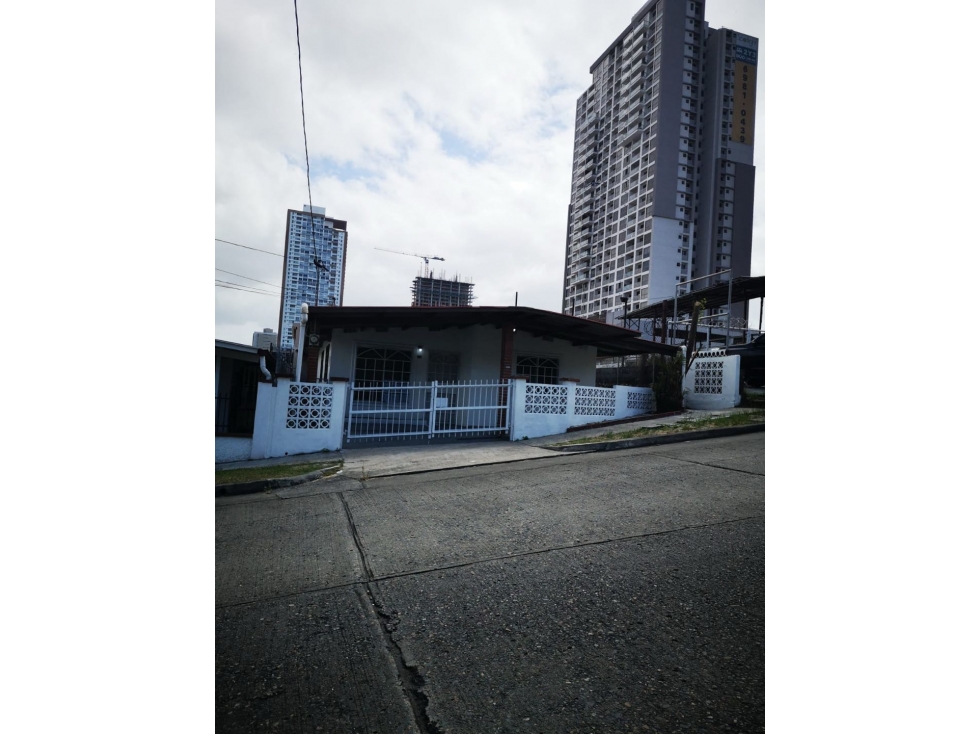 VENTA Y ALQUILER DE CASA EN LINDA VISTA - TUMBA MUERTO 200M2 JP