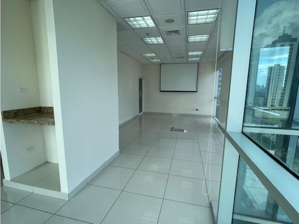 VENTA Y ALQUILER DE OFICINA EN COSTA DEL ESTE CAPITAL PLAZA JP — foto 5