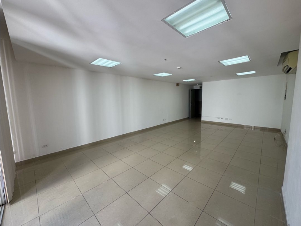 Venta y alquiler de Oficina en el edificio COLORES DE BELLA VISTA — foto 3