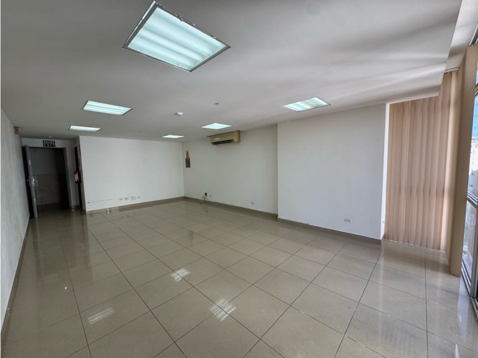 Venta y alquiler de Oficina en el edificio COLORES DE BELLA VISTA — foto 4