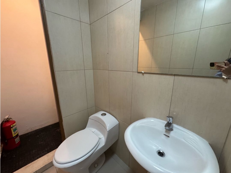 Venta y alquiler de Oficina en el edificio COLORES DE BELLA VISTA — foto 5