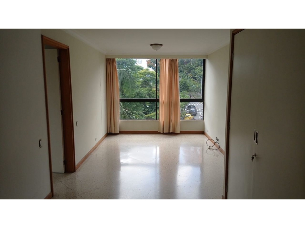 VENTA Y ARRIENDO APARTAMENTO EN PARTE BAJA DE EL POBLADO EXCELENTE! — foto 2