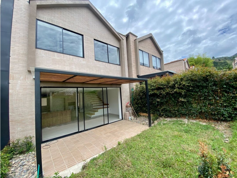 VENTA Y ARRIENDO CASA EN UNIDAD CERRADA EN EL RETIRO ANTIOQUIA — foto 2