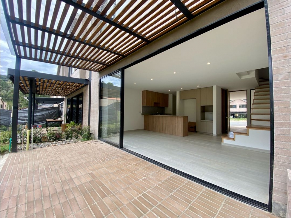 VENTA Y ARRIENDO CASA EN UNIDAD CERRADA EN EL RETIRO ANTIOQUIA — foto 3